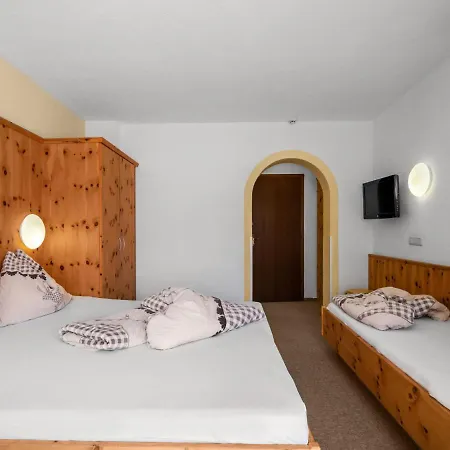 Nadine-7 By Interhome سولدن